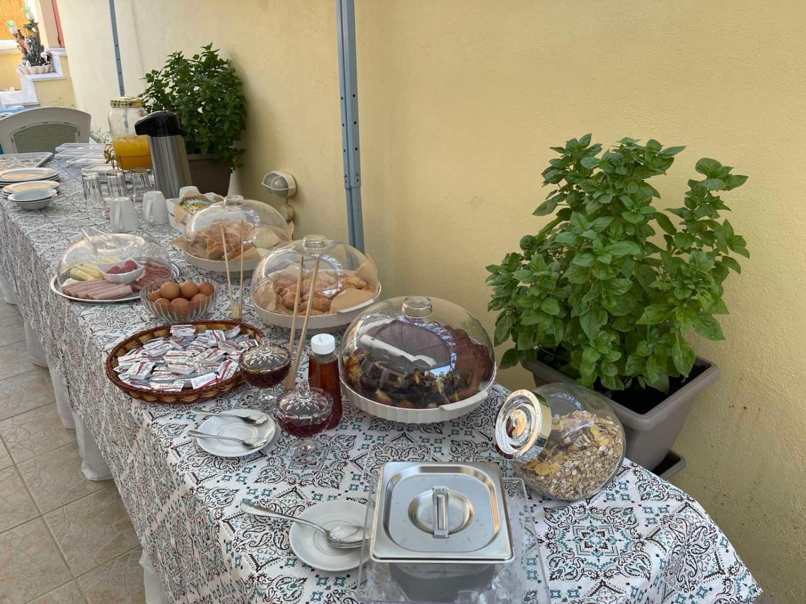 Villa Pinotsi Sými Buitenkant foto