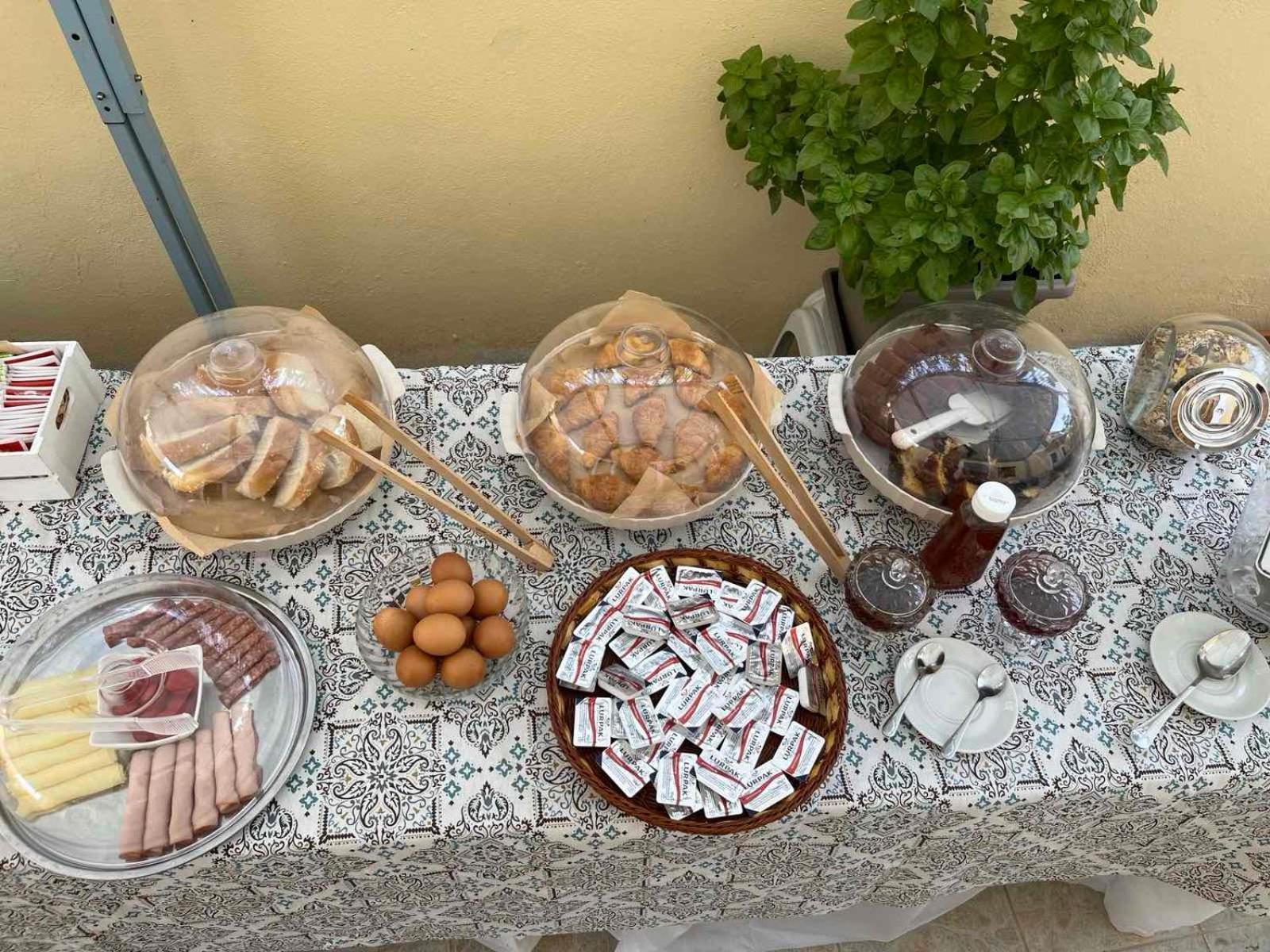 Villa Pinotsi Sými Buitenkant foto