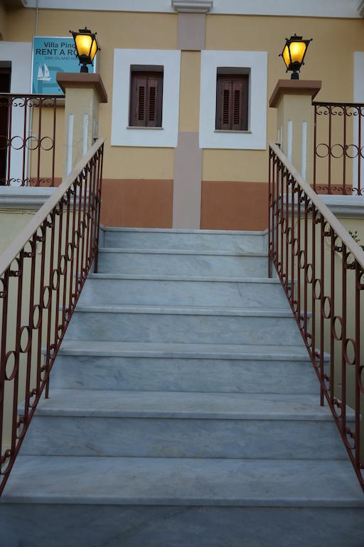 Villa Pinotsi Sými Buitenkant foto